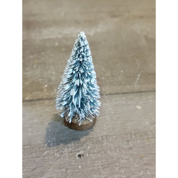Village accessory Xmas mini frosted pine tree decor - Picture 1 of 4